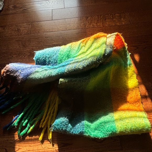 Colorful Scarf - Picture 2 of 3